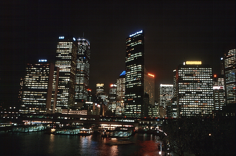 25Sydney bei Nacht